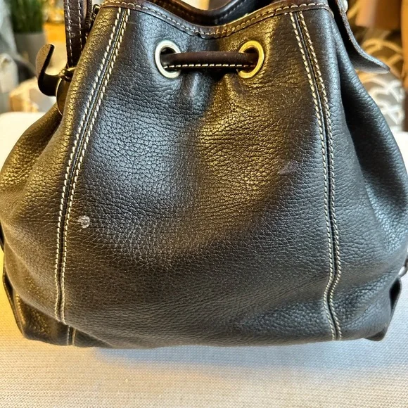 Dooney & Bourke leather brown bucket bag. Pre-loved - Picture 5 of 12